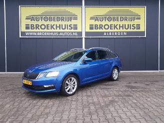 dommages motocyclettes  Skoda Octavia Combi 1.6 TDI Greentech Ambition Business 2018/1