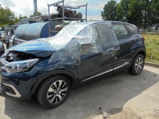 Damaged car Renault Captur Captur (2R), SUV, 2013 0.9 Energy TCE 12V 2017/2