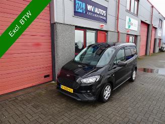Purkuautot passenger cars Ford Transit Courier 1.5 TDCI Ambiente AIRCO RIJDBARE SCHADE 2019/4