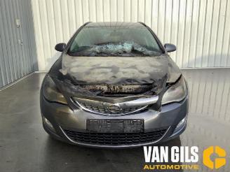 damaged passenger cars Opel Astra Astra J Sports Tourer (PD8/PE8/PF8), Combi, 2010 / 2015 1.4 16V ecoFLEX 2012/6