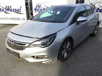 Schade oplegger Opel Astra 1.4 2017/2