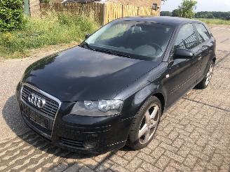 Schade scooter Audi A3 A3 2.0 TDI AMBIENTE 3 DRS HATCBACK 2004/9
