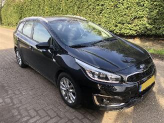 damaged commercial vehicles Kia Cee d SPORTSWAGON 1.6 GDI FIRST EDITION 2016/1