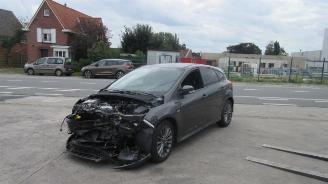 damaged passenger cars Ford Focus ST-LINE 2018/10