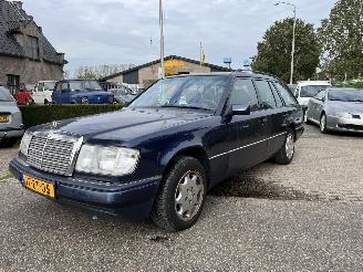 dommages camions /poids lourds Mercedes 200-280 E280 ELEGANCE 7 PERSOONS UITVOERING, AIRCO, PRIJS IS INCL. BTW !!! 1995/1