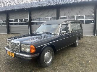 occasione macchinari Mercedes 200-300D 240 Diesel Rouwauto / Lijkwagen / Begrafenisauto in zeer goede staat 1980/9