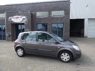 Schade scooter Renault Scenic 1.6-16V DYNAM.COMF. 2006/1
