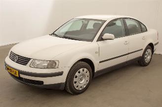 škoda dodávky Volkswagen Passat 1.9 TDI Trendline Airco 2000/1