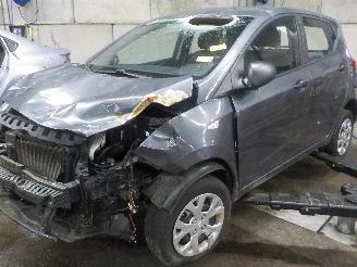 damaged commercial vehicles Hyundai I-10 i10 (B5) Hatchback 1.0 12V (G3LA) [49kW]  (12-2013/06-2020) 2014/7