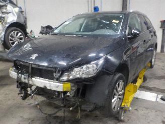 Auto incidentate Peugeot 308 308 SW (L4/L9/LC/LJ/LR) Combi 5-drs 1.6 BlueHDi 120 (DV6FC(BHZ)) [88kW=
]  (03-2014/12-2021) 2015/8