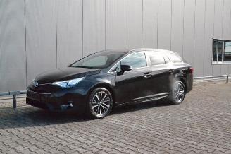 damaged commercial vehicles Toyota Avensis Toyota Avensis Touring Sports Edition-S Navi Klima Voll 2016/12