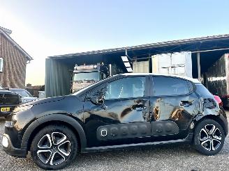 damaged commercial vehicles Citroën C3 1.2 PureTech 82pk Feel Edition - nap - navi - line assist - vaste prijs - clima + cruise contr - pdc - privacy glass 2018/2