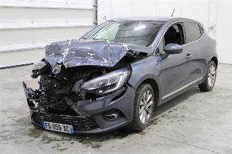 škoda koloběžky Renault Clio  2020/6